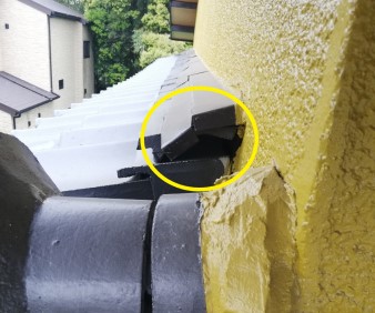 面戸瓦に隙間　雨漏り